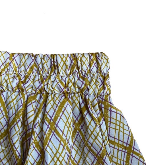 Lush satin flowy, flippy with soft pleats & flouncy hem mini skirt-size sm/med - Picture 2 of 7